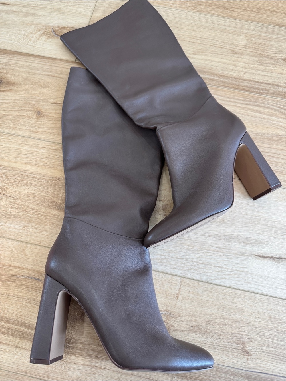 NWT Women's Brown Leather High Block Heel Knee Boots